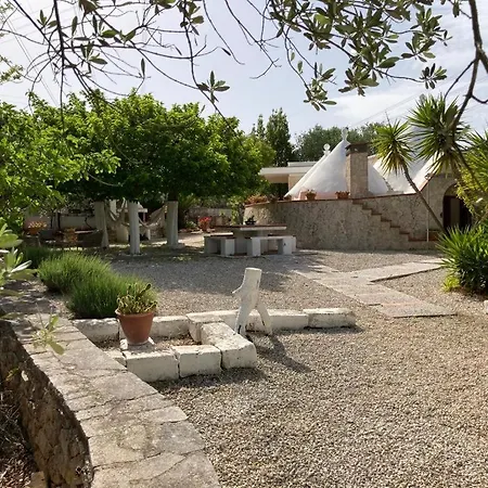 Trullo In Valle D'itria 펜션
